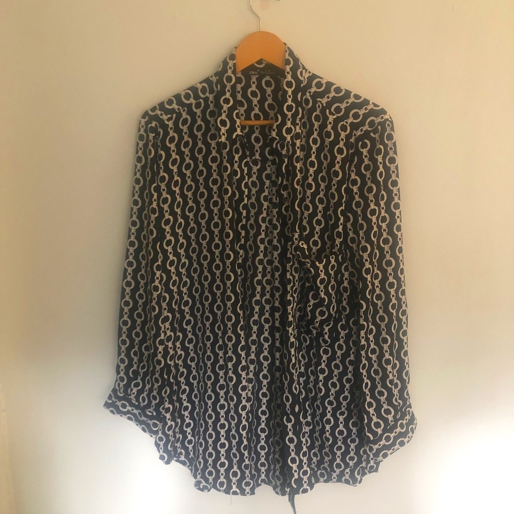 Zara Black and White ‘Chain’ Shirt - Size X-LARGE